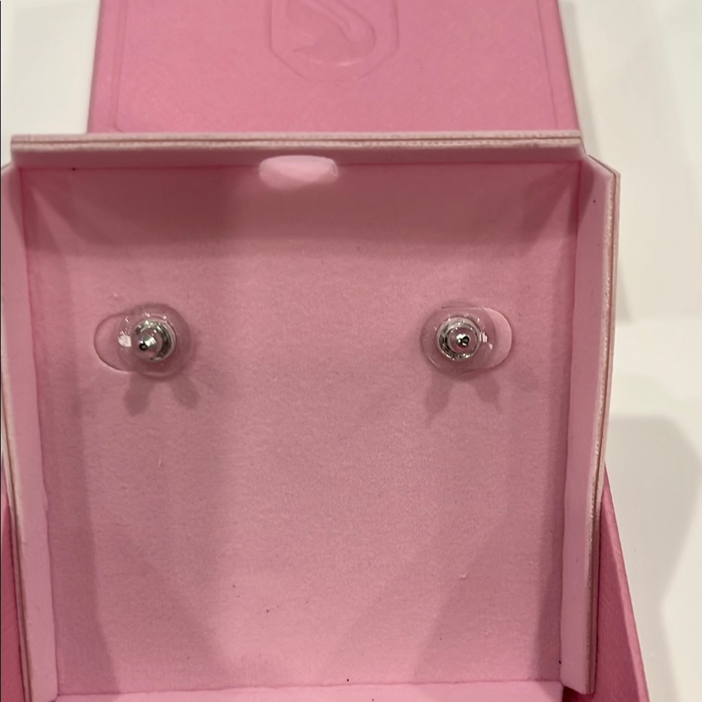SWAROVSKI CRYSTAL ROUND STUD EARRINGS BRAND NEW - Picture 5 of 5